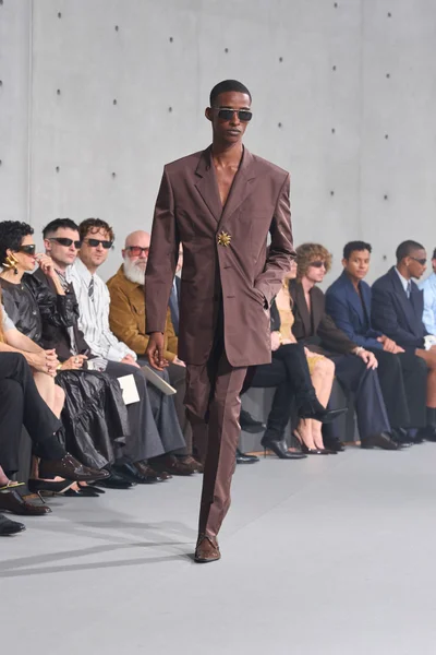 Look 26
